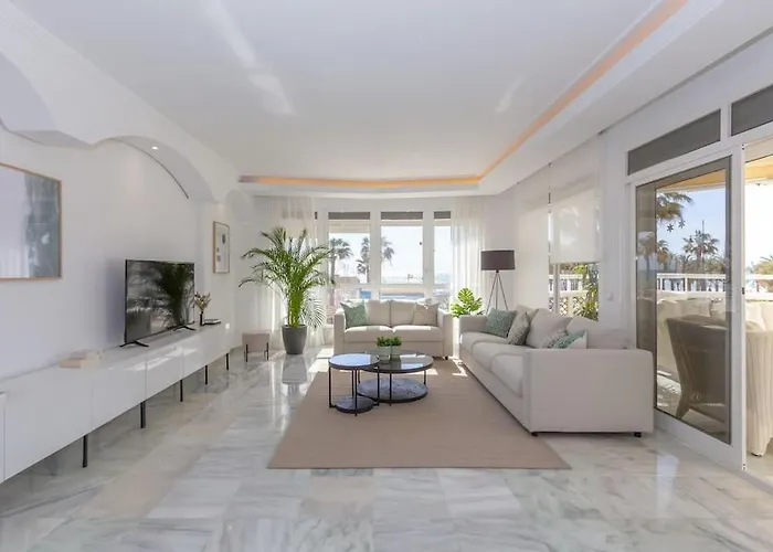 Eden Costa Primera Linea De Mar Торремолинос