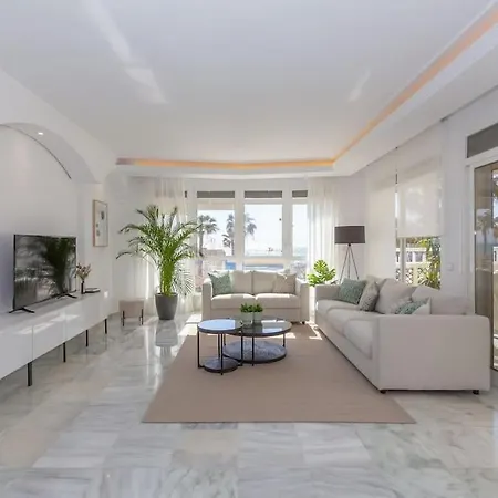 Eden Costa Primera Linea De Mar توريمولينوس